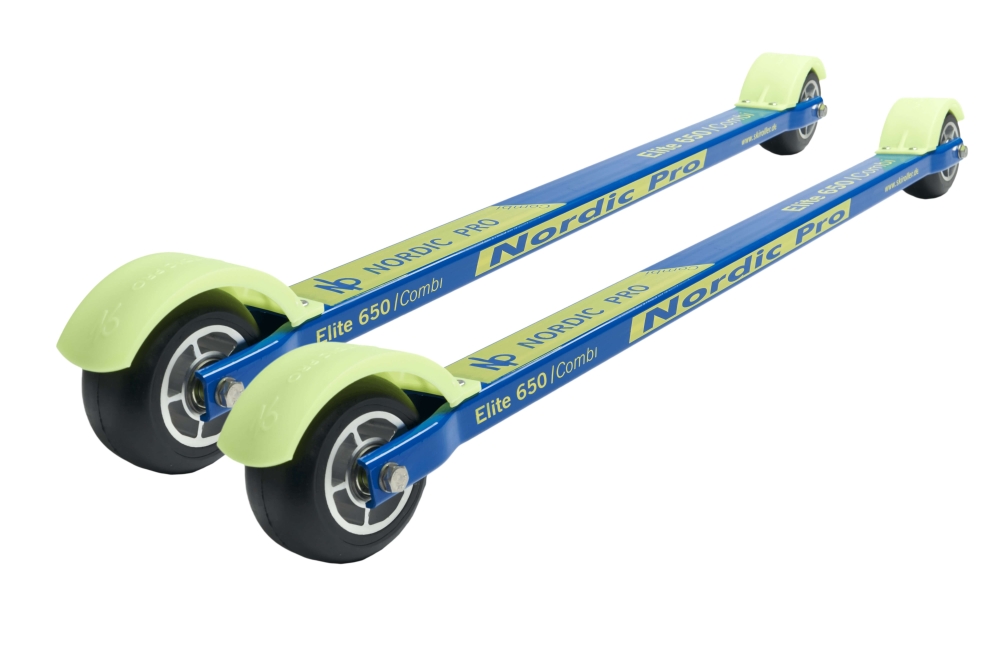 Bild,Skiroller der besteht aus einem blauen Aluminium Holm, gelber Beschriftung, zwei Rädern aus Gummi mit Aluminium Felge und zwei Spritzschutzteile aus Kunststoff in der Farbe Gelb / abgebildet ist ein Paar Skiroller.